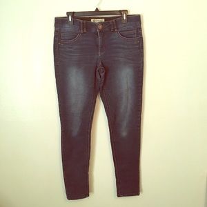Women’s skinny jeans